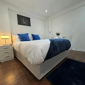 The Riverside Haven Homestay London