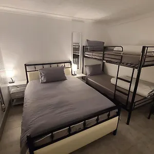 Roomz-gatwick-london-airport Parking-travel Service Homestay Ifield
